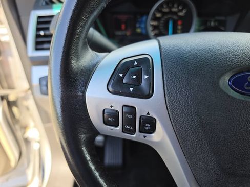 Used 2013 Ford Explorer XLT FWD image 33