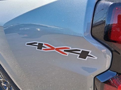 Used 2023 Chevrolet Colorado LT w/ LT Convenience Package III image 10