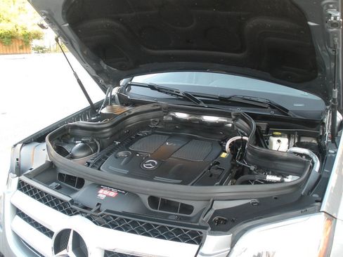 Used 2015 Mercedes-Benz GLK 350 4MATIC image 13