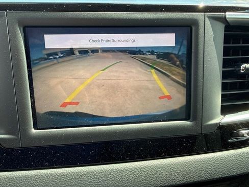 Used 2022 Chrysler Voyager LX FWD image 26