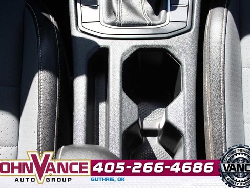 Used 2025 Volkswagen Jetta SE FWD image 22