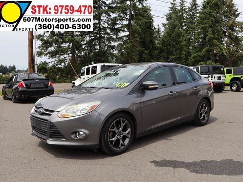 Used 2014 Ford Focus SE w/ Equipment Group 201A FWD image 3
