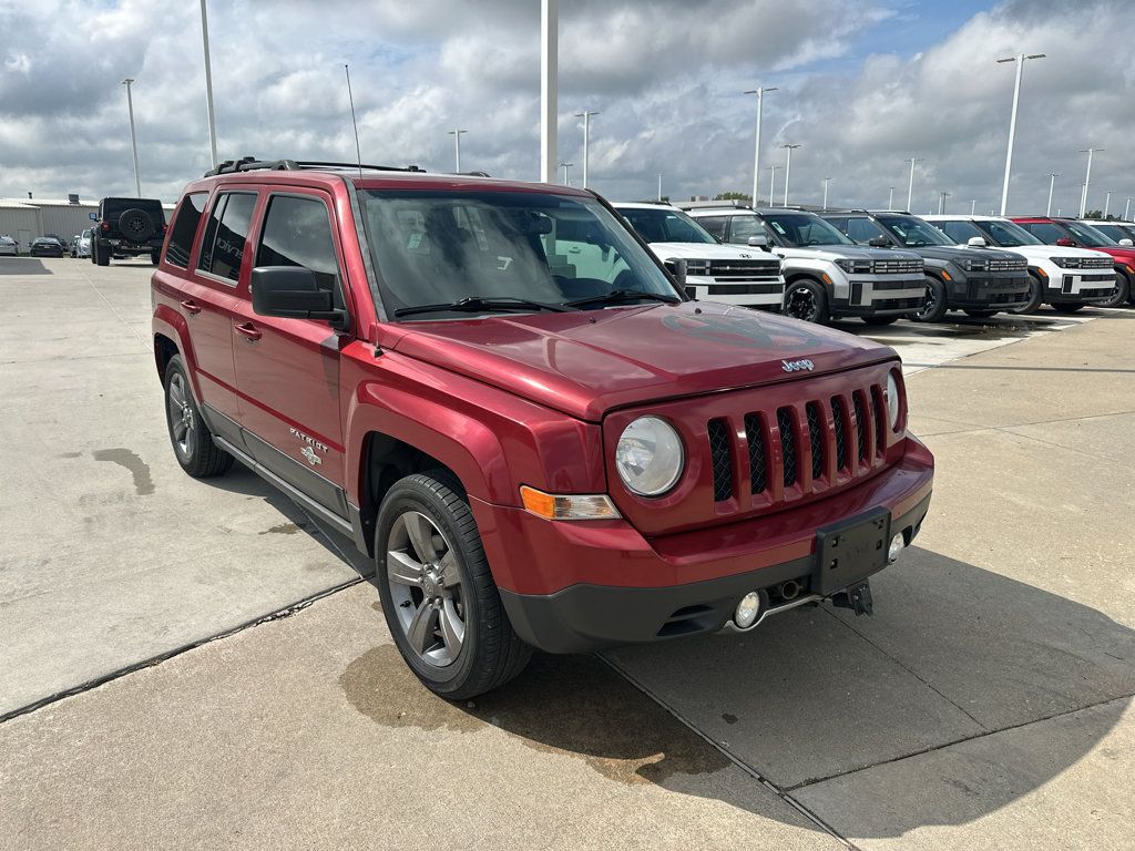 Used 2014 Jeep Patriot Latitude w/ Freedom Edition Package FWD image 8