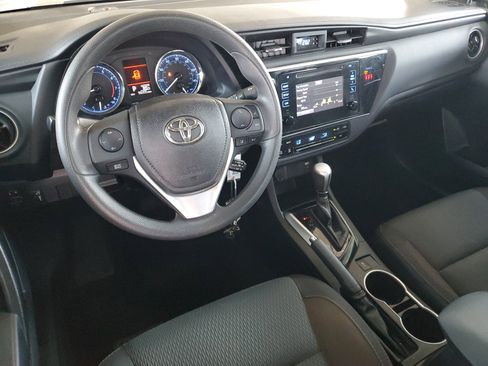 Used 2018 Toyota Corolla LE FWD image 12