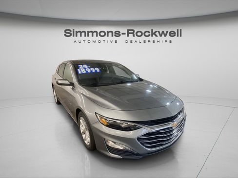 Used 2024 Chevrolet Malibu LT image 3