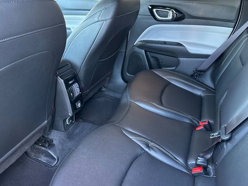 Used 2025 Jeep Compass Limited image 27