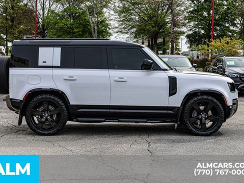 Used 2022 Land Rover Defender 110 X-Dynamic SE AWD/4WD image 10