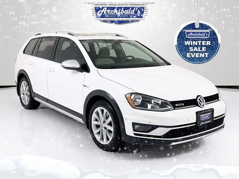 Used 2017 Volkswagen Golf Alltrack SE image 1