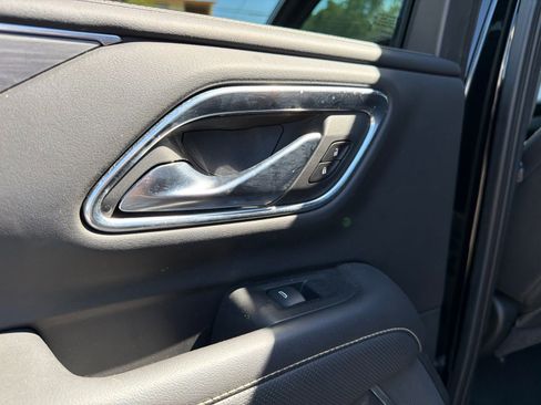 Used 2021 GMC Yukon SLT w/ SLT Premium Package AWD/4WD image 25