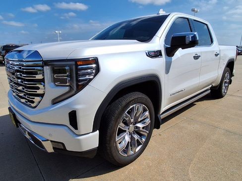 Used 2022 GMC Sierra 1500 Denali w/ Denali Reserve Package image 4