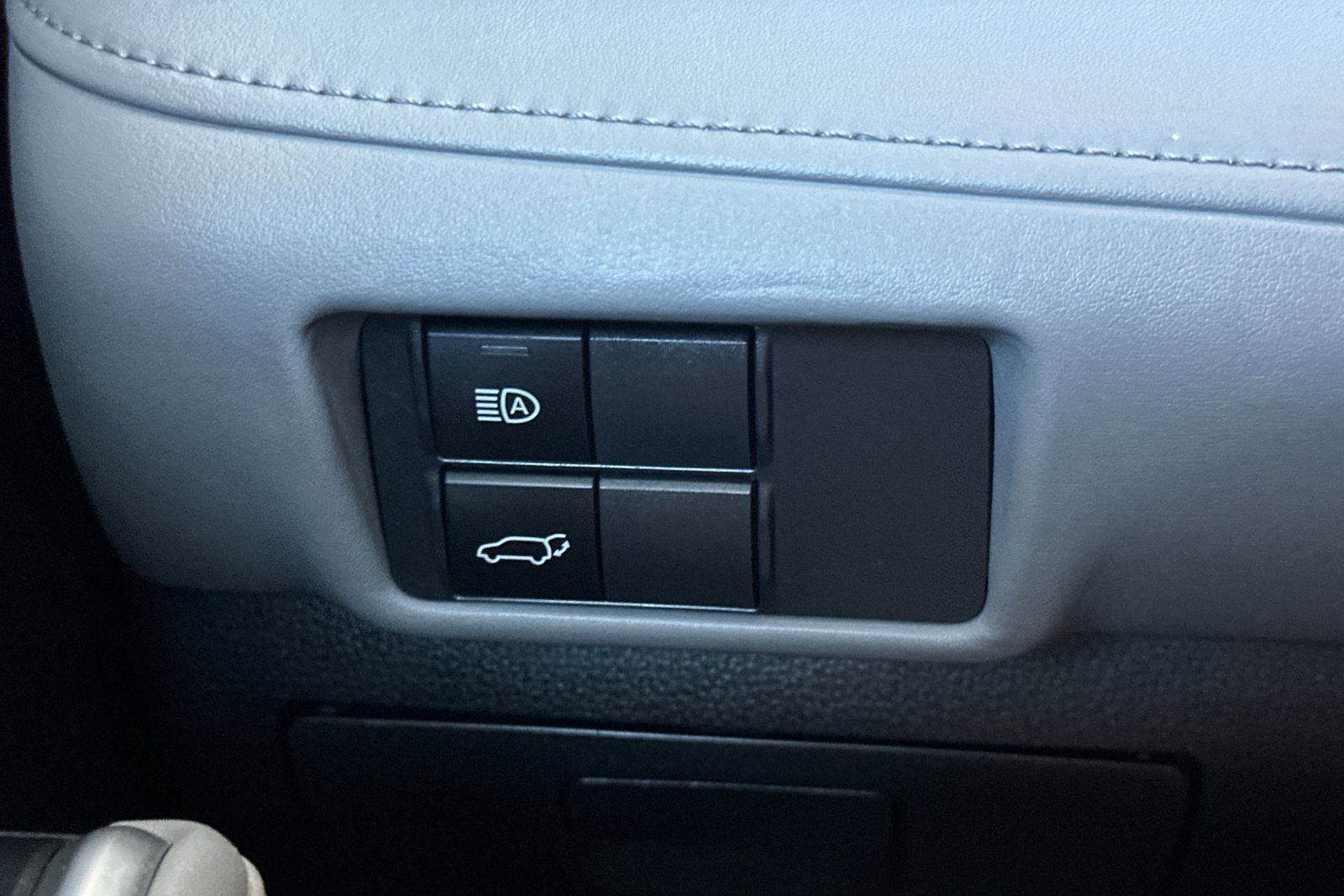 Certified 2022 Toyota Highlander LE AWD/4WD image 32