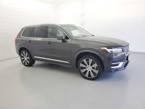 Used 2024 Volvo XC90 B5 Plus AWD/4WD image 4