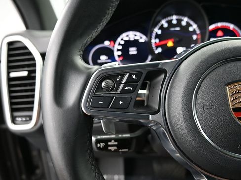 Used 2019 Porsche Cayenne image 10