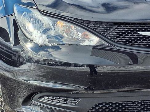 Certified 2024 Chrysler Voyager LX image 57