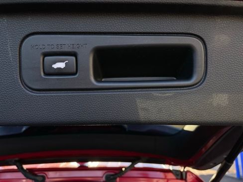 Used 2023 Honda Pilot Touring image 43