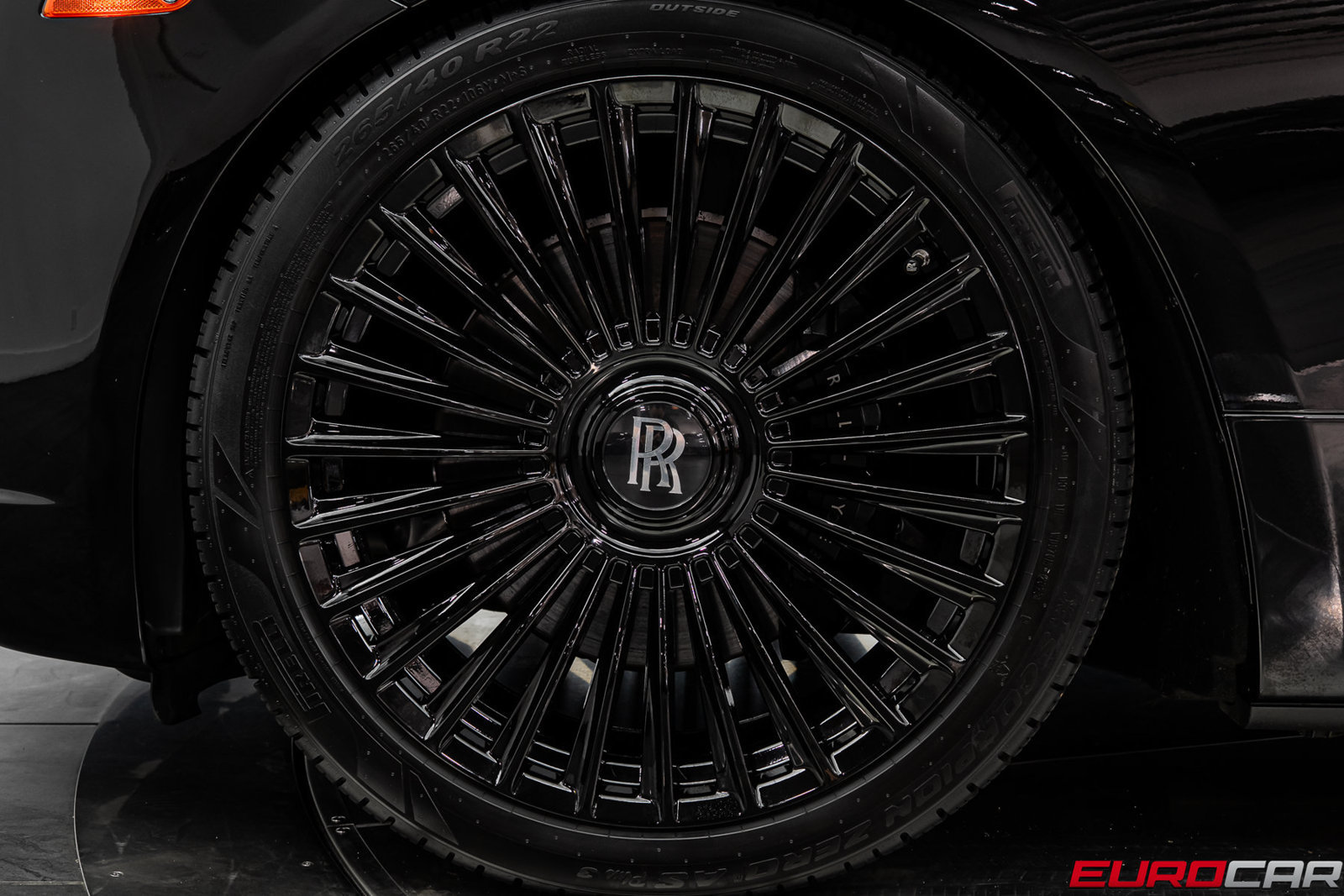 Used 2018 Rolls-Royce Dawn RWD image 24