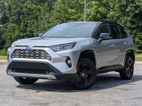 Used 2021 Toyota RAV4 XSE w/ XSE Grade Weather Package AWD/4WD image 4