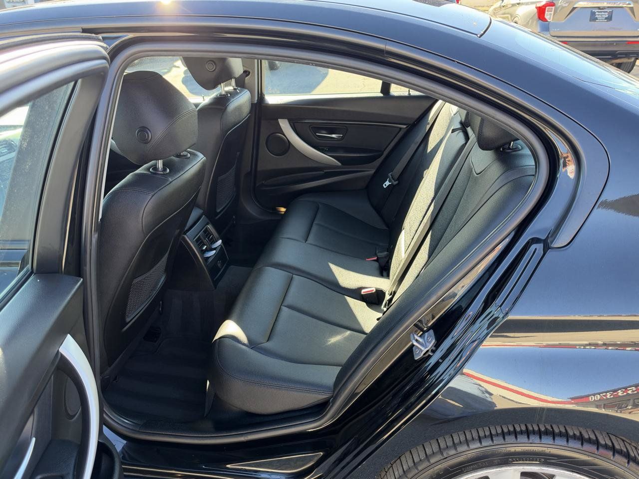 Used 2018 BMW 320i xDrive Sedan AWD/4WD image 11
