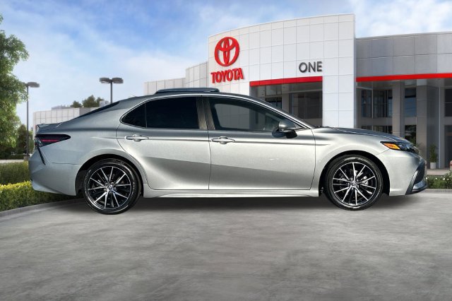 Certified 2024 Toyota Camry SE FWD image 3