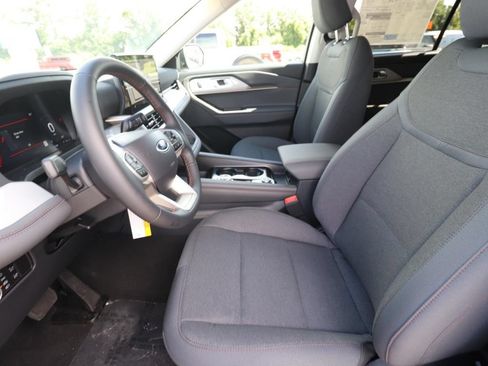 New 2026 Ford Explorer Active RWD image 2
