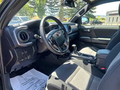 Used 2023 Toyota Tacoma TRD Sport AWD/4WD image 20