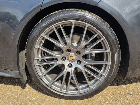 Used 2022 Porsche Panamera 4 Platinum Edition image 14