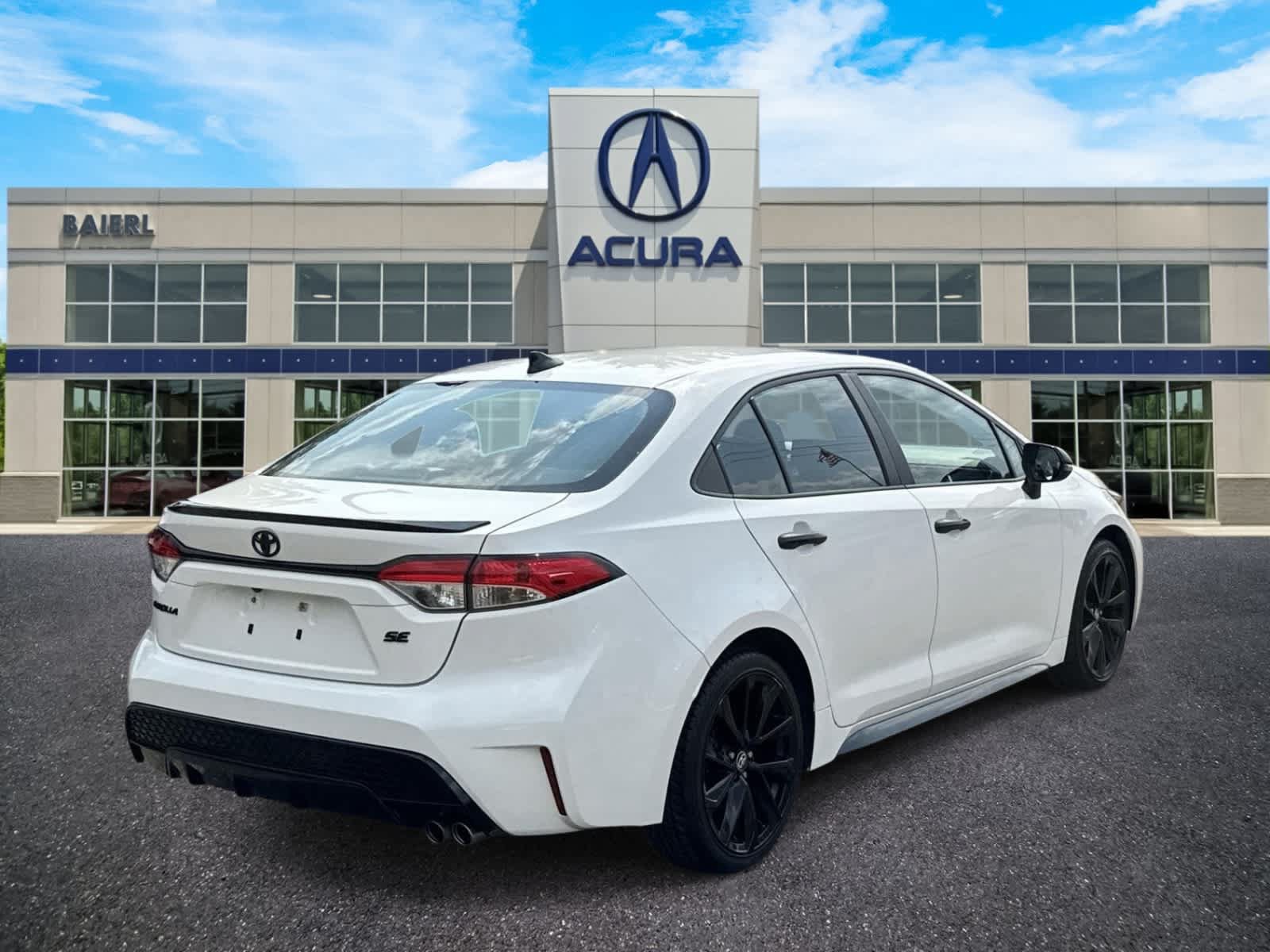 Used 2022 Toyota Corolla SE w/ Carpet Mat Package (TMS) FWD image 5