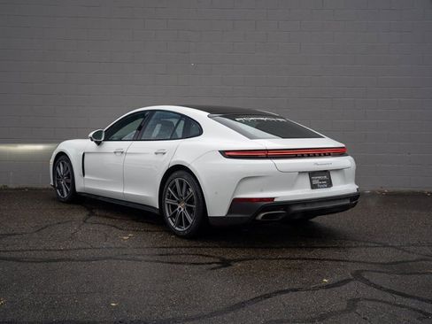 Certified 2025 Porsche Panamera 4 image 3