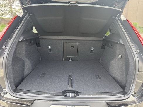 New 2025 Volvo XC40 B5 Ultra w/ Climate Package image 29