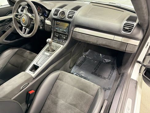 Used 2016 Porsche Cayman GT4 image 14