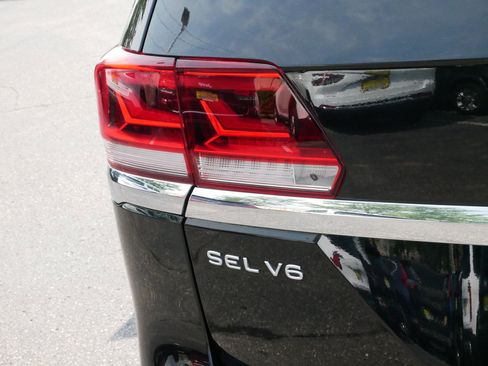Used 2021 Volkswagen Atlas SEL image 17