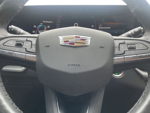 Used 2024 Cadillac XT4 Luxury w/ Cold Weather Package AWD/4WD image 10