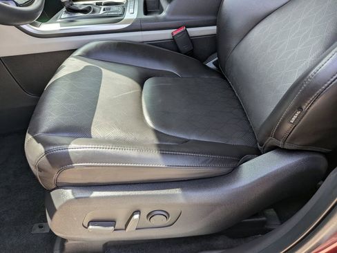 Certified 2024 Kia Carnival LX FWD image 21