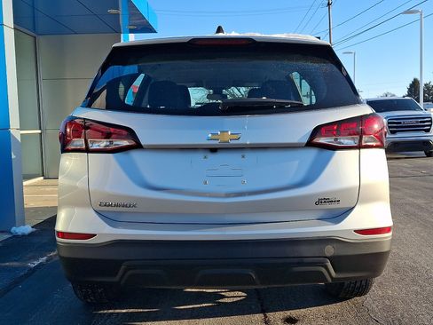 Used 2022 Chevrolet Equinox LS image 5