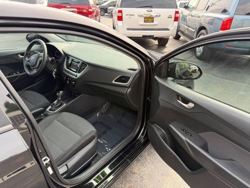 Used 2018 Hyundai Accent SE FWD image 8