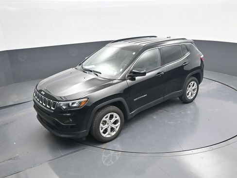 Used 2024 Jeep Compass Latitude AWD/4WD image 29