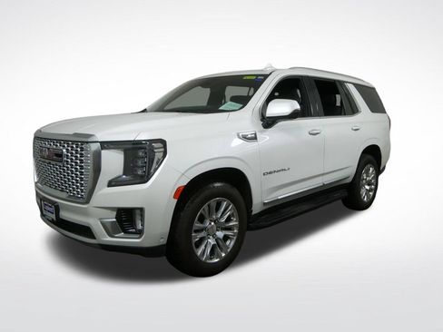 Used 2024 GMC Yukon Denali w/ Advanced Technology Package AWD/4WD image 9