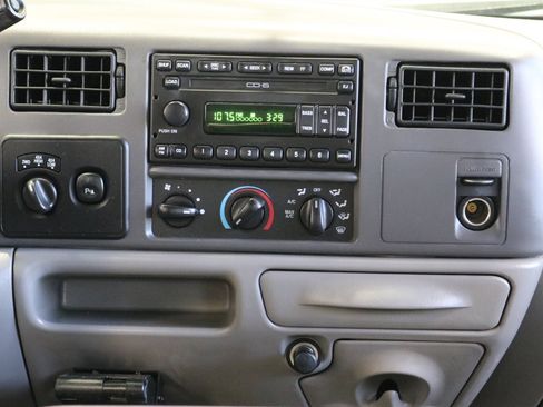 Used 2001 Ford F350 Lariat image 91