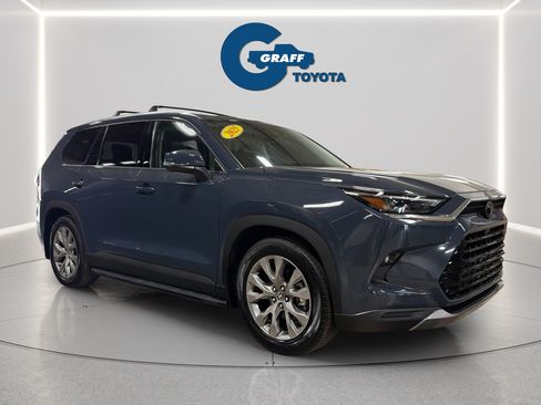 Used 2025 Toyota Grand Highlander FWD image 4