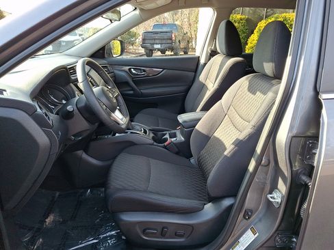 Certified 2019 Nissan Rogue SV w/ Premium Package image 14