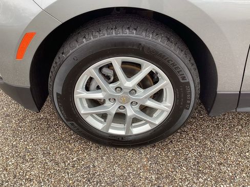 Used 2024 Chevrolet Equinox LT w/ LPO, Floor Liner Package FWD image 39