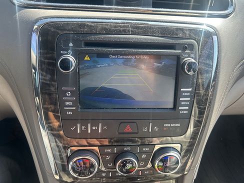 Used 2014 Buick Enclave Leather image 19