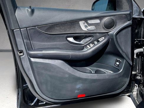 Used 2022 Mercedes-Benz GLC 300 GLC 300 w/ Premium Package Lite image 20