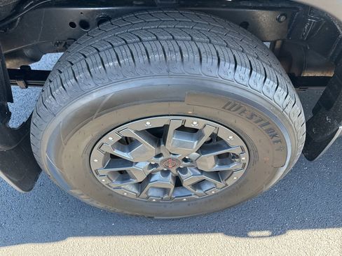 Used 2022 Nissan Frontier PRO-4X w/ Pro-4X Premium Package image 33