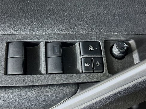 Used 2024 Toyota Corolla Cross LE image 15