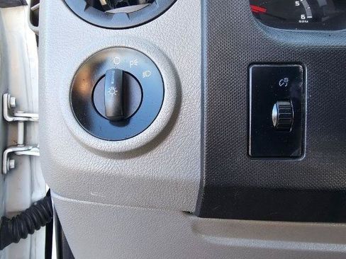 Used 2014 Ford E-250 and Econoline 250 w/ Power Group RWD image 15
