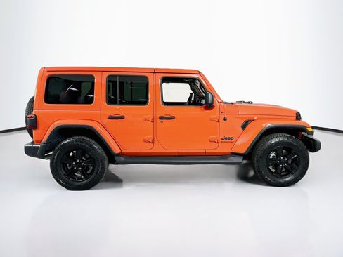 Used 2023 Jeep Wrangler Unlimited Sahara AWD/4WD image 4