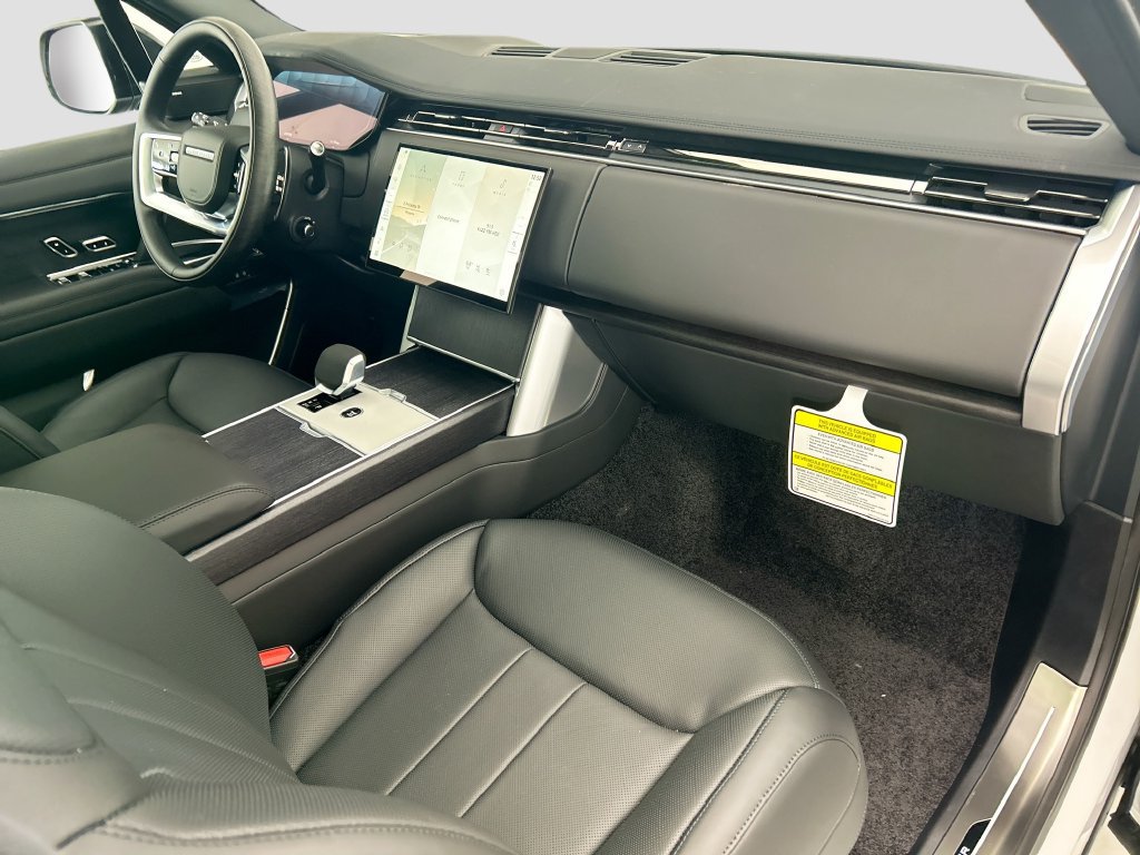 New 2026 Land Rover Range Rover Long Wheelbase SE AWD/4WD image 16