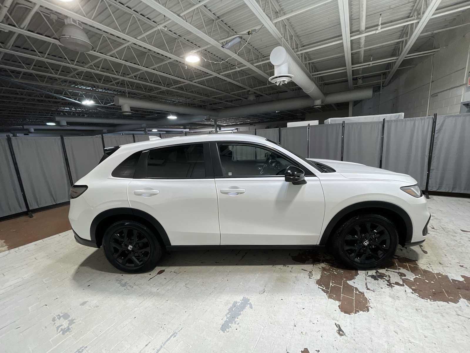 Used 2024 Honda HR-V Sport image 27