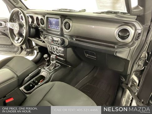 Used 2019 Jeep Wrangler Unlimited Sahara w/ Safety Group AWD/4WD image 28